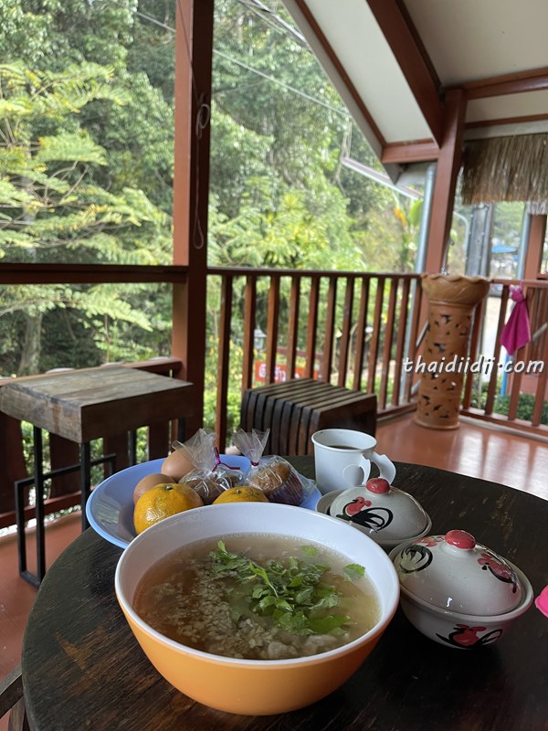 メーオーンの朝食