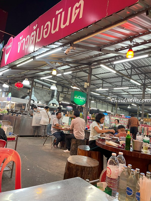 カンペーンペットのレストラン